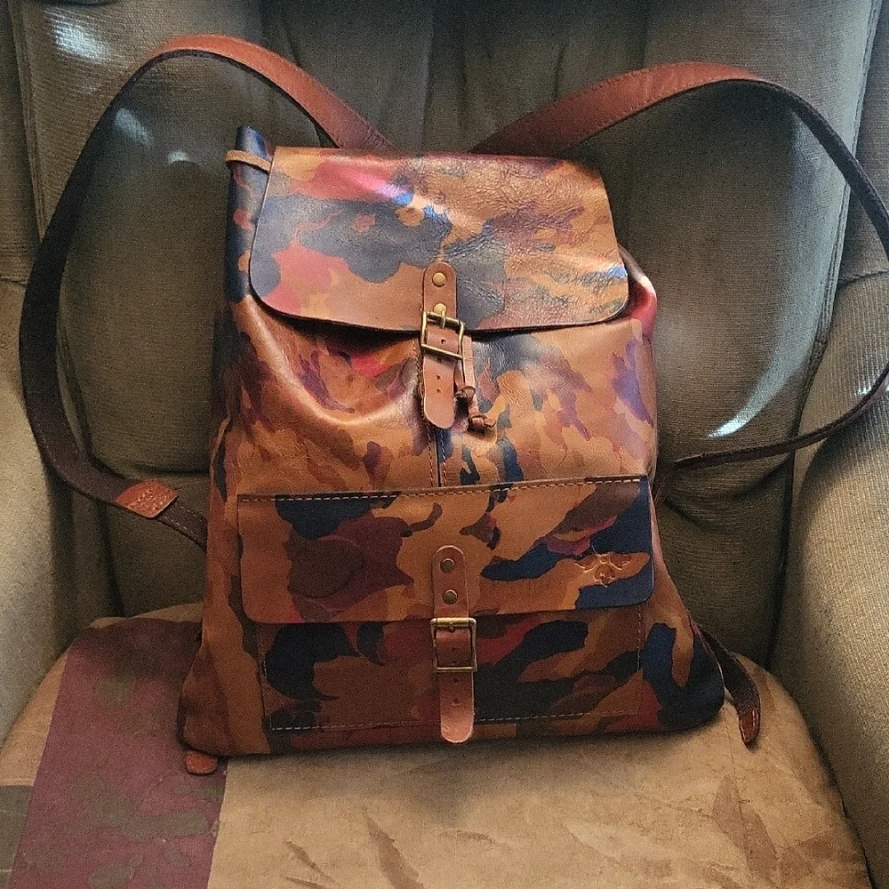 NWOT Gorgeous Patricia Nash Leather Camo Backpack - Picture 4 of 10